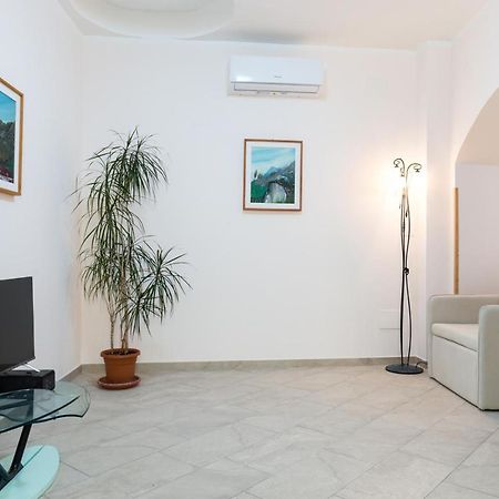 Casa Vacanza Rosy Di Guida Rosy Giungano Εξωτερικό φωτογραφία